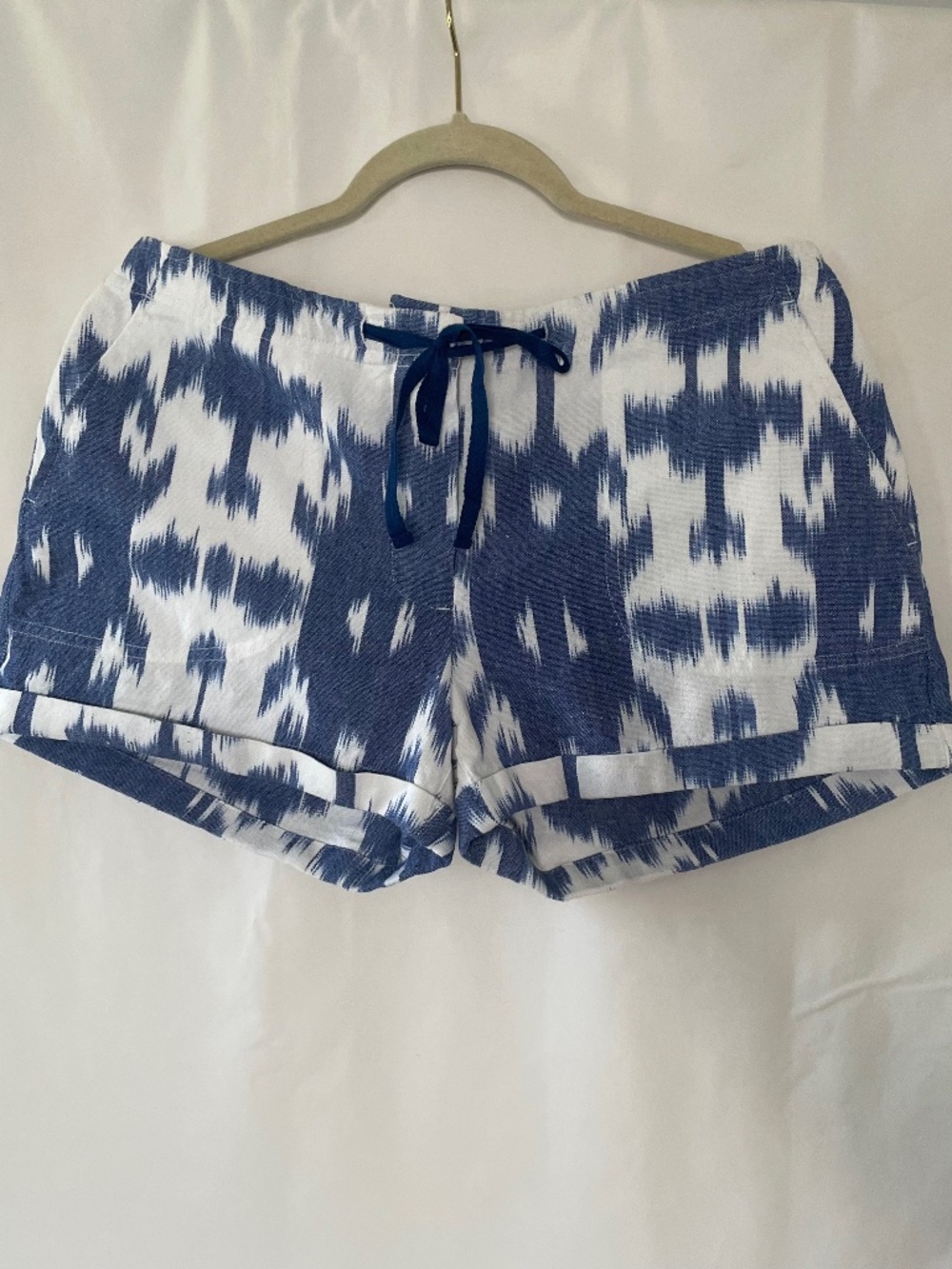 Vinyeyard vines short, Size:M, Color navy blue and White